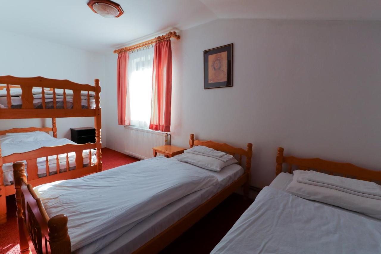 Sumarska Kuca Ognjiste Hotel Jahorina Exterior photo