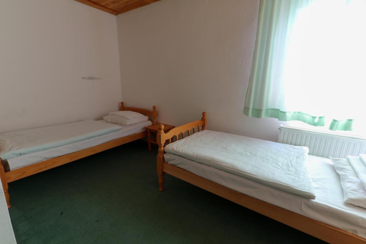 Sumarska Kuca Ognjiste Hotel Jahorina Exterior photo